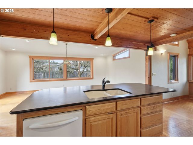 -1 ARTHUR St, Eugene, OR 97405