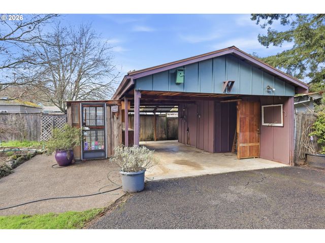 -1 ARTHUR St, Eugene, OR 97405