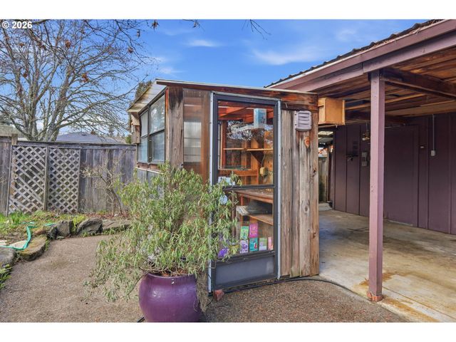 -1 ARTHUR St, Eugene, OR 97405