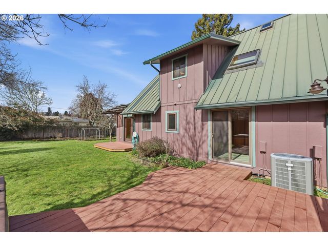 -1 ARTHUR St, Eugene, OR 97405