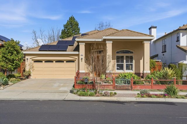 1655 Valley Oaks Drive, Gilroy, CA 95020