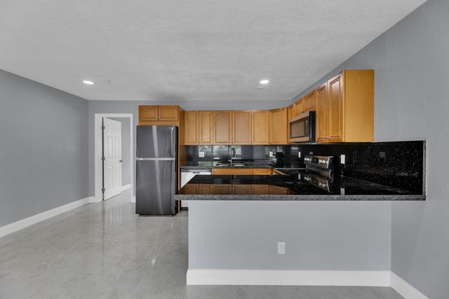 800-802 SW 6th Court, Pompano Beach, FL 33060