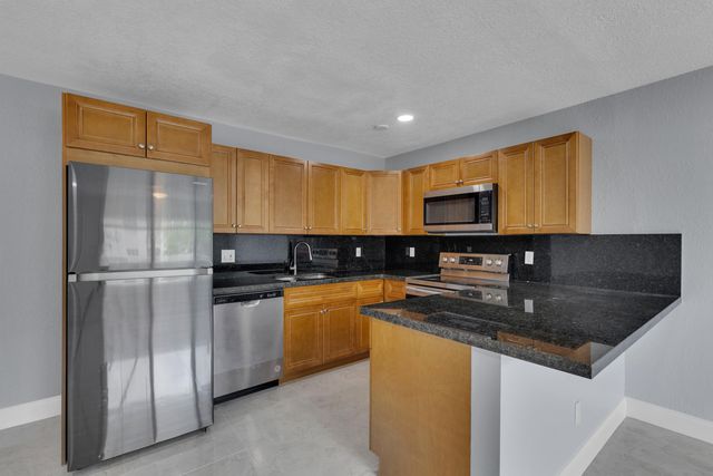 800-802 SW 6th Court, Pompano Beach, FL 33060