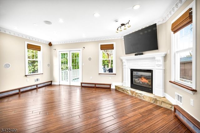 22 Vine St, Nutley Twp., NJ 07110