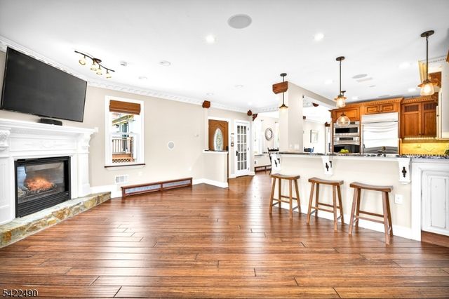 22 Vine St, Nutley Twp., NJ 07110