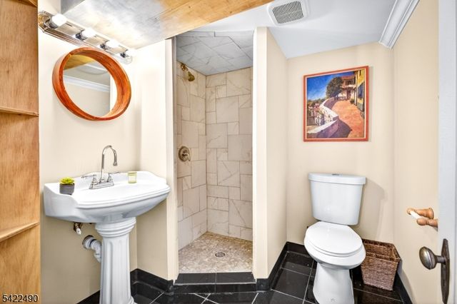 22 Vine St, Nutley Twp., NJ 07110