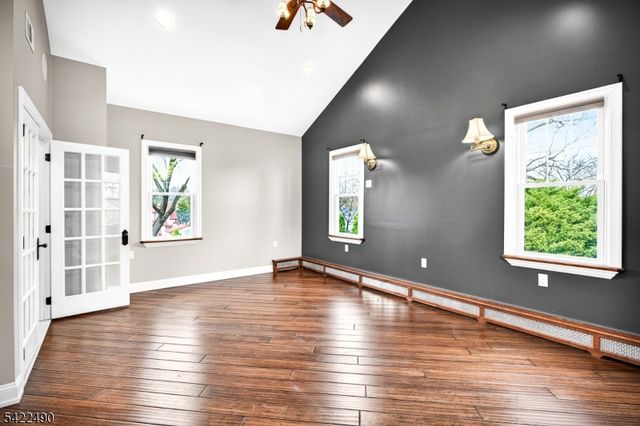 22 Vine St, Nutley Twp., NJ 07110