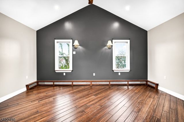 22 Vine St, Nutley Twp., NJ 07110