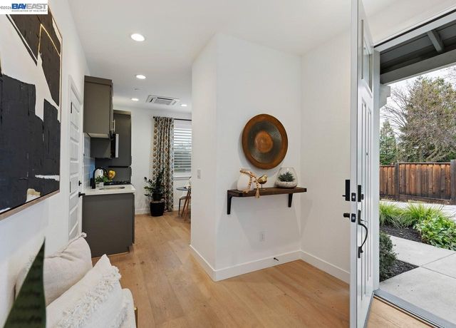 580 Boyd Rd, Pleasant Hill, CA 94523