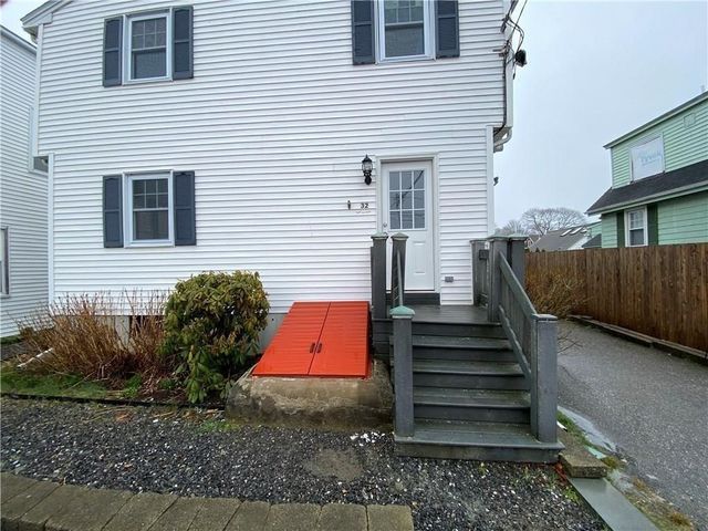 32 Middleton Avenue E, Newport, RI 02840