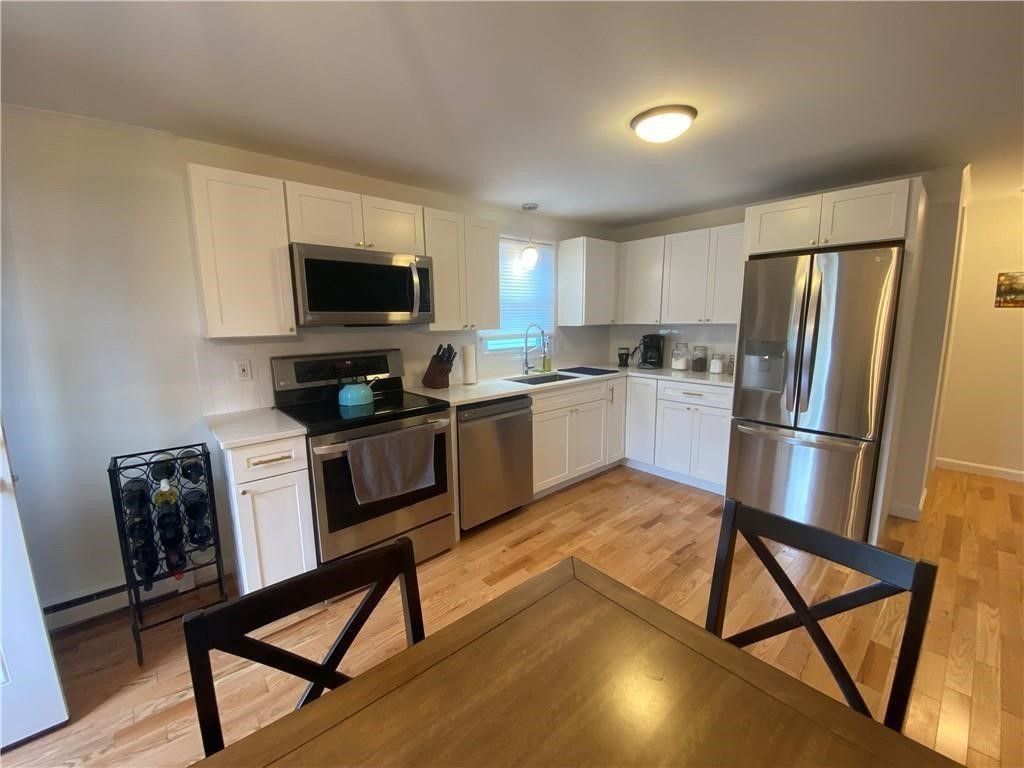 32 Middleton Avenue E, Newport, RI 02840