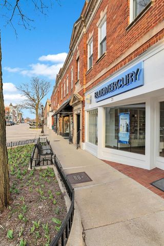 19 E 1st Street C, Hinsdale, IL 60521