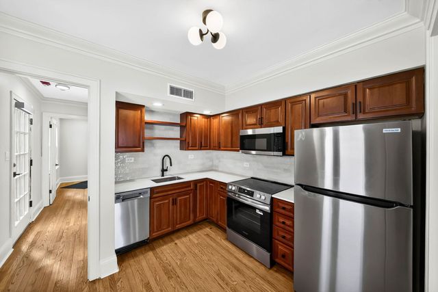 19 E 1st Street C, Hinsdale, IL 60521