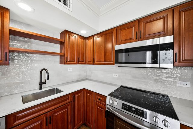 19 E 1st Street C, Hinsdale, IL 60521