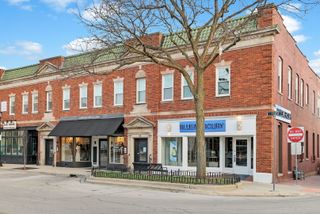 19 E 1st Street C, Hinsdale, IL 60521