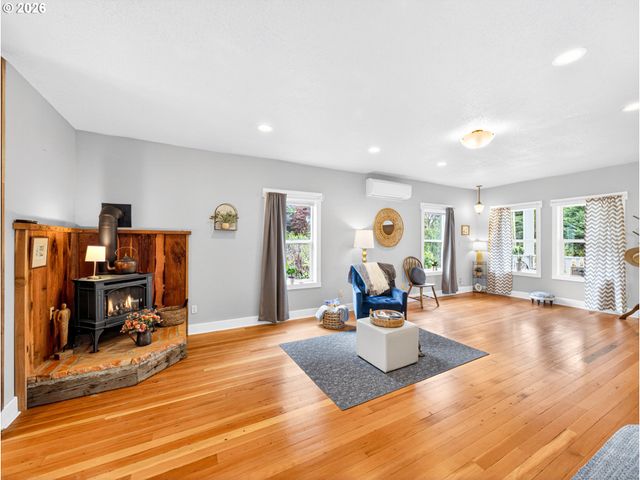 554 S MAIN St, Jefferson, OR 97352