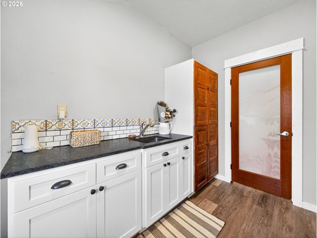 554 S MAIN St, Jefferson, OR 97352
