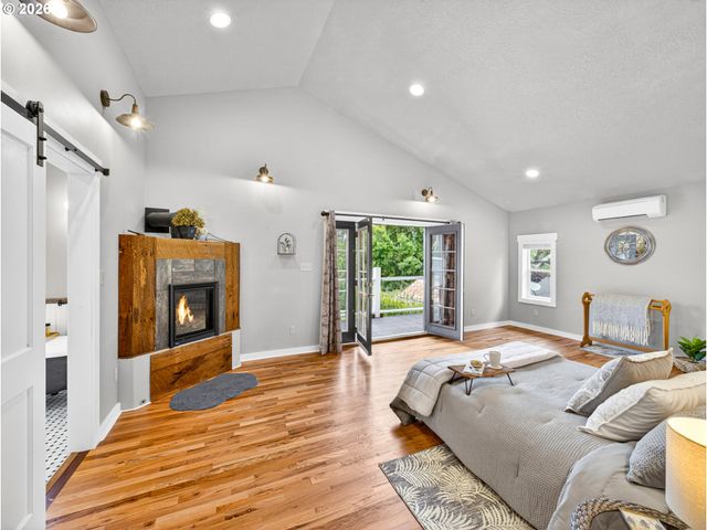 554 S MAIN St, Jefferson, OR 97352