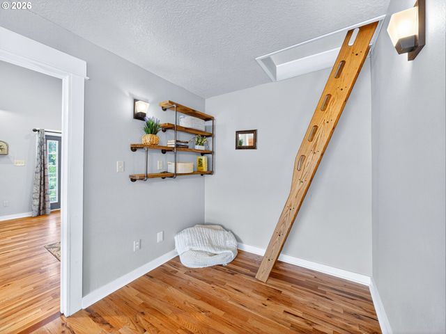 554 S MAIN St, Jefferson, OR 97352