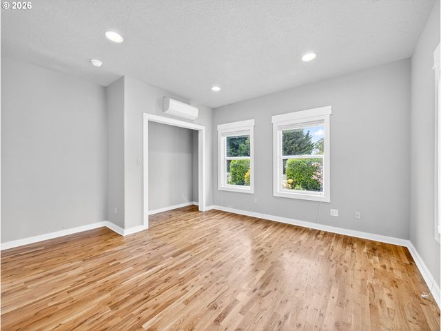 554 S MAIN St, Jefferson, OR 97352
