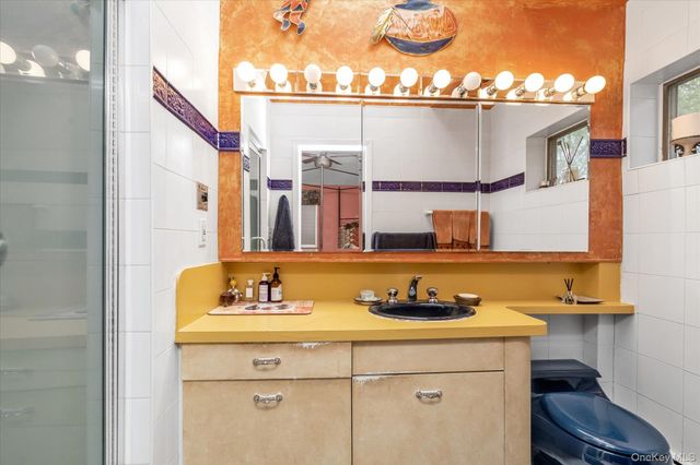 1055 Cedarhurst Street, North Woodmere, NY 11581