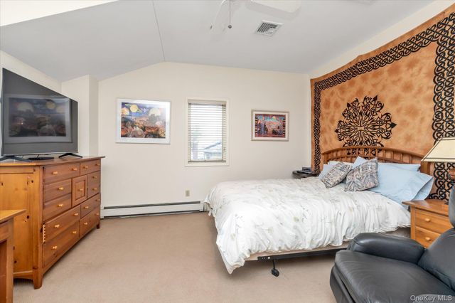 1055 Cedarhurst Street, North Woodmere, NY 11581