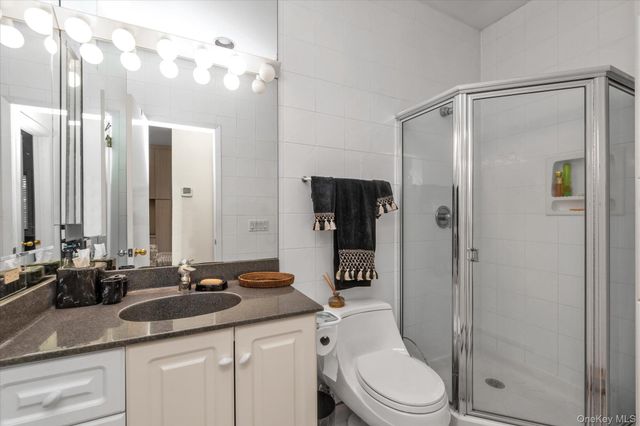 1055 Cedarhurst Street, North Woodmere, NY 11581