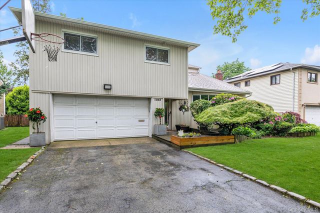 1055 Cedarhurst Street, North Woodmere, NY 11581