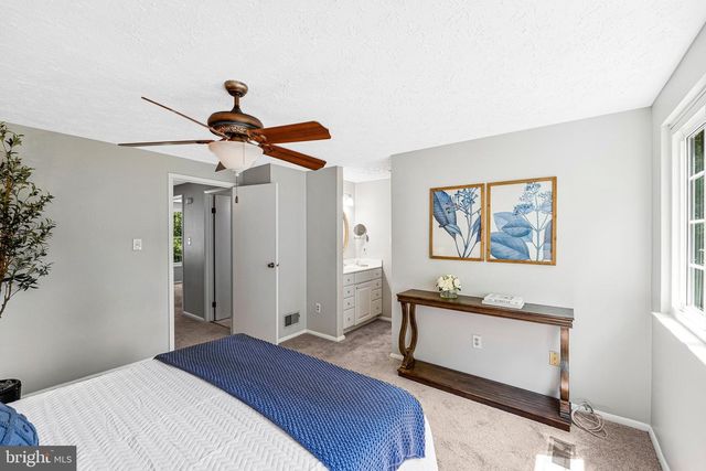 2038 BROOKS SQUARE PL, Falls Church, VA 22043