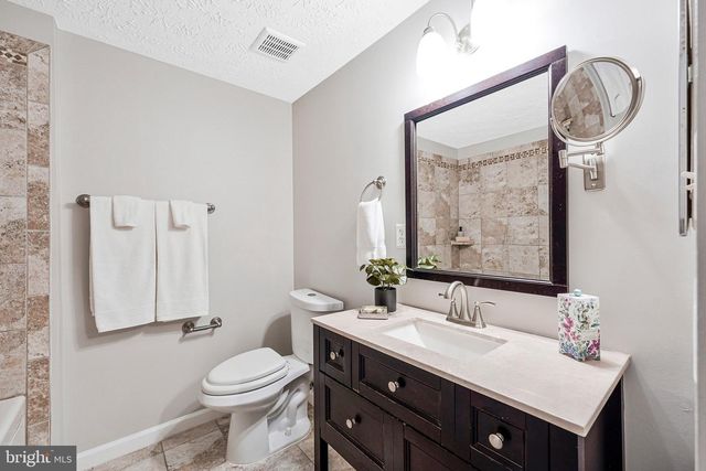 2038 BROOKS SQUARE PL, Falls Church, VA 22043