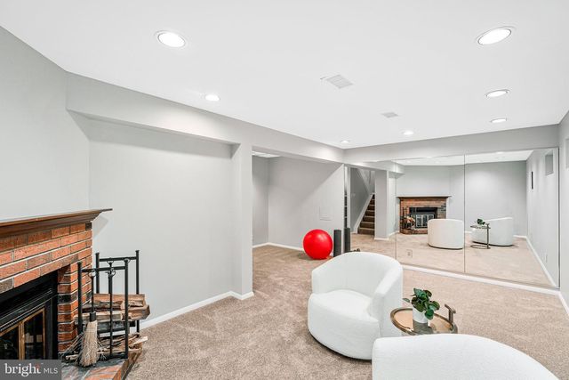2038 BROOKS SQUARE PL, Falls Church, VA 22043