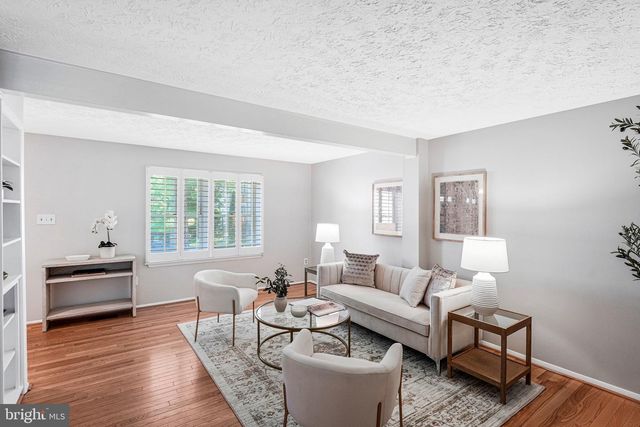 2038 BROOKS SQUARE PL, Falls Church, VA 22043