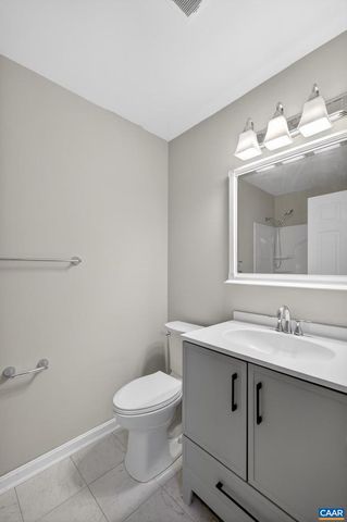 213 OAK ST, Charlottesville, VA 22902