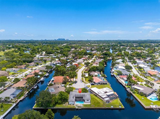 6091 SW 14th Street, Plantation, FL 33317