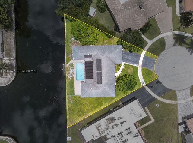 6091 SW 14th Street, Plantation, FL 33317