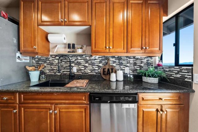 2020 Winterwarm Drive, Fallbrook, CA 92028