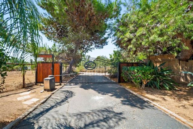2020 Winterwarm Drive, Fallbrook, CA 92028