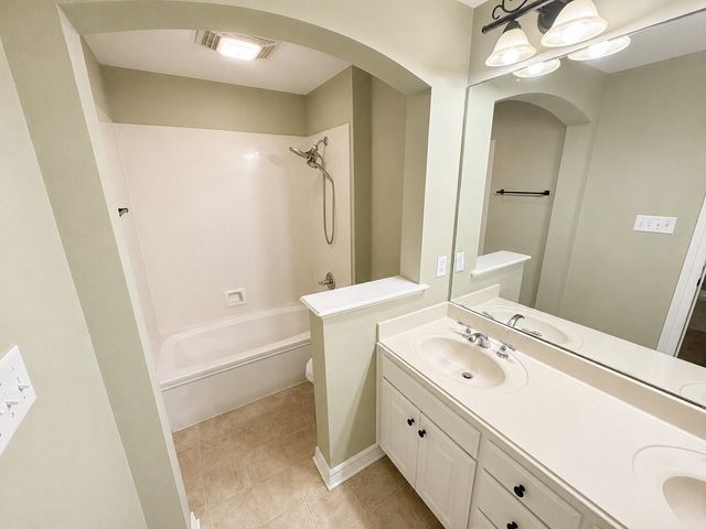 210 captain hm shreve Boulevard, Shreveport, LA 71115