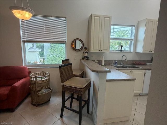 1305 Mariposa CIR 1204, Naples, FL 34105