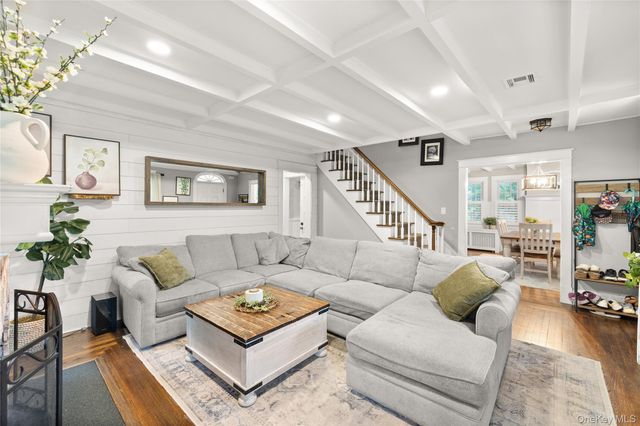 341 Woodland Drive, Brightwaters, NY 11718