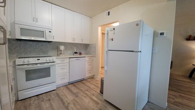 50 Plymouth, West Palm Beach, FL 33417