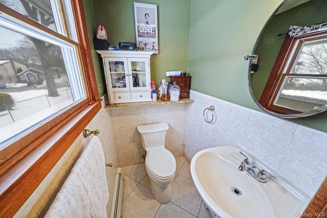 71 Oak Avenue, Shirley, NY 11967