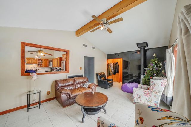 71 Oak Avenue, Shirley, NY 11967