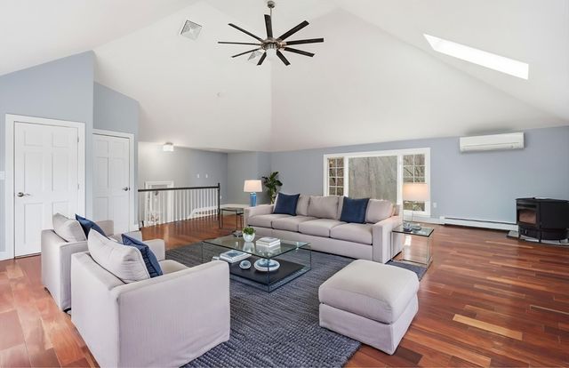 11 Alison Way, Andover, MA 01810