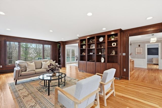 11 Alison Way, Andover, MA 01810