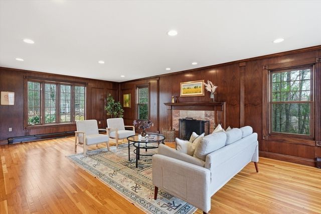 11 Alison Way, Andover, MA 01810