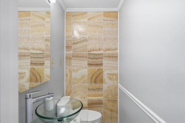 11 Alison Way, Andover, MA 01810