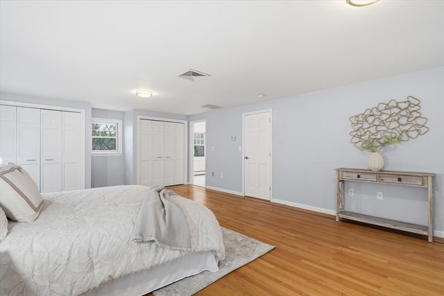 11 Alison Way, Andover, MA 01810