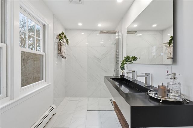 11 Alison Way, Andover, MA 01810