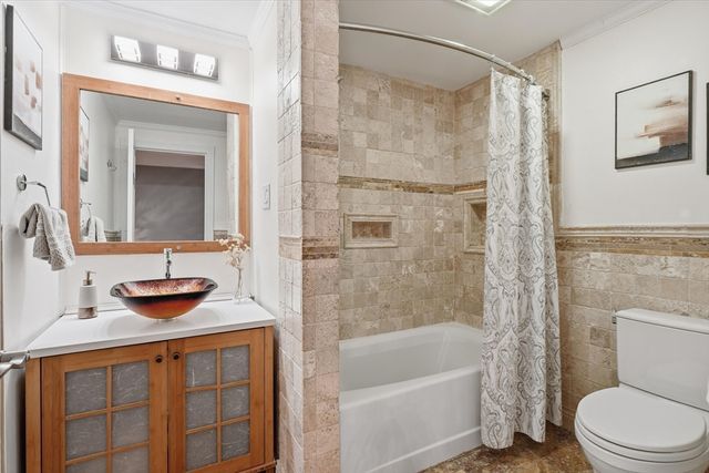 11 Alison Way, Andover, MA 01810